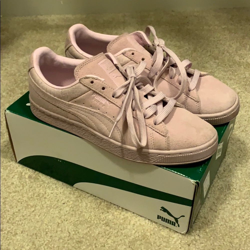 Suede classic Emboss Women’s lilac snow